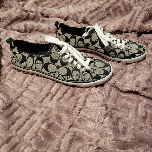 Coach shoes size 8.5 - Picture 2 of 3